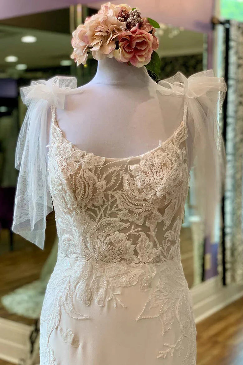 Robe de mariée longue sirène dos nu en dentelle à col rond